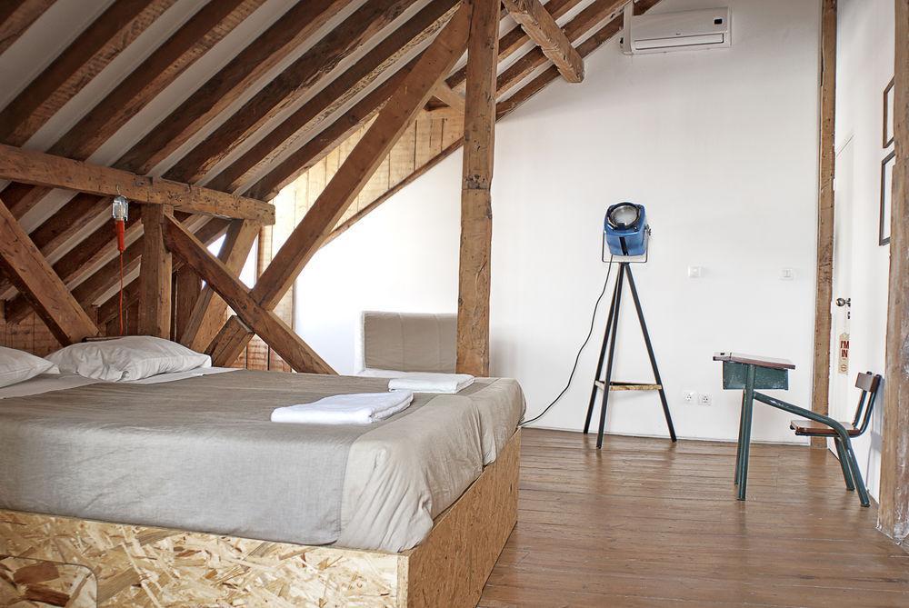 No Limit Bairro Alto Hostel Lisbon Bagian luar foto