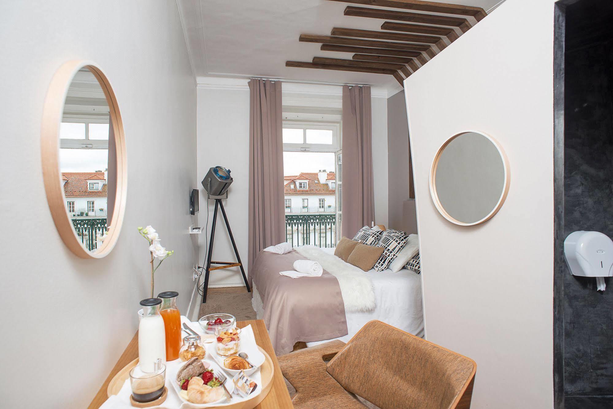 No Limit Bairro Alto Hostel Lisbon Bagian luar foto