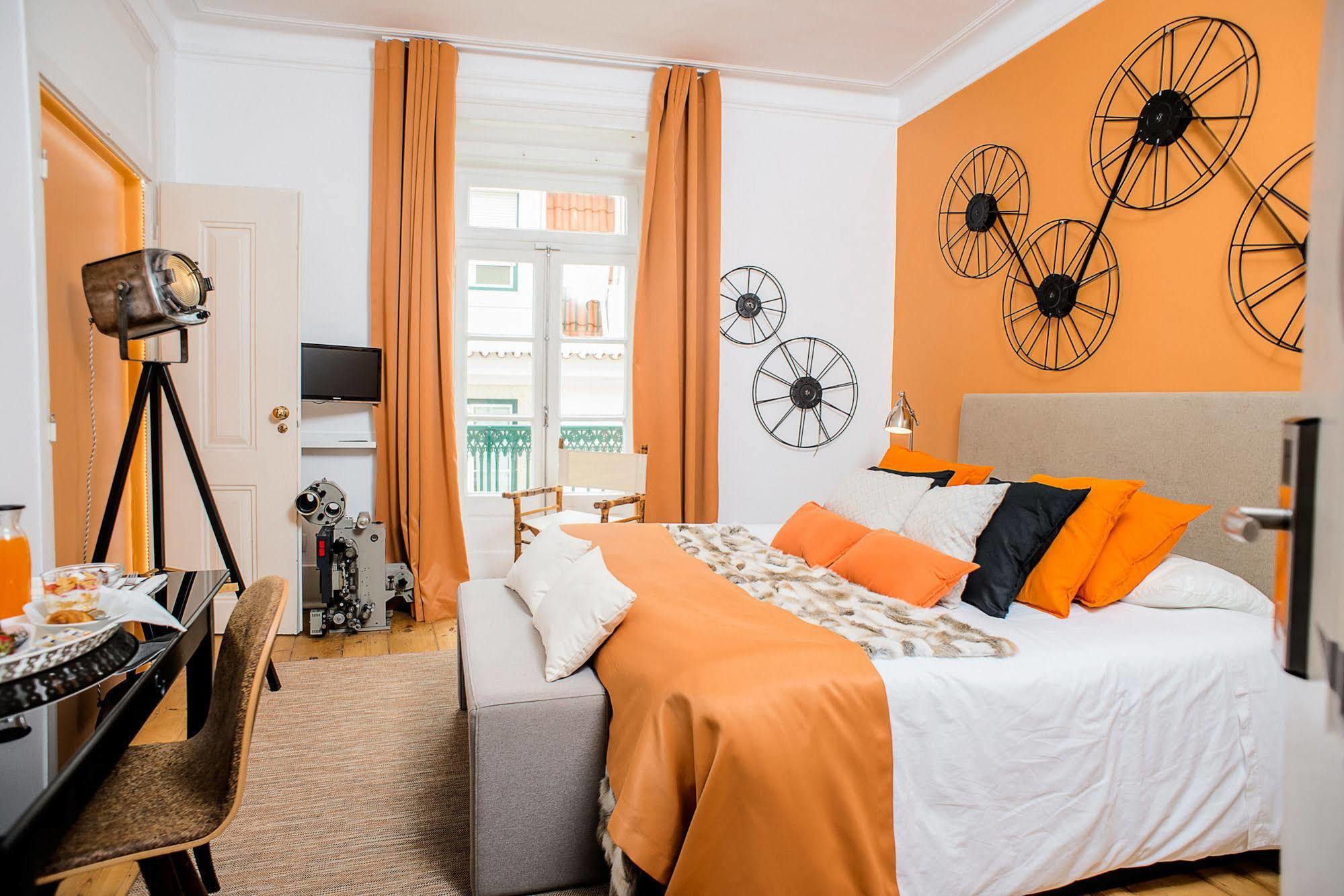 No Limit Bairro Alto Hostel Lisbon Bagian luar foto