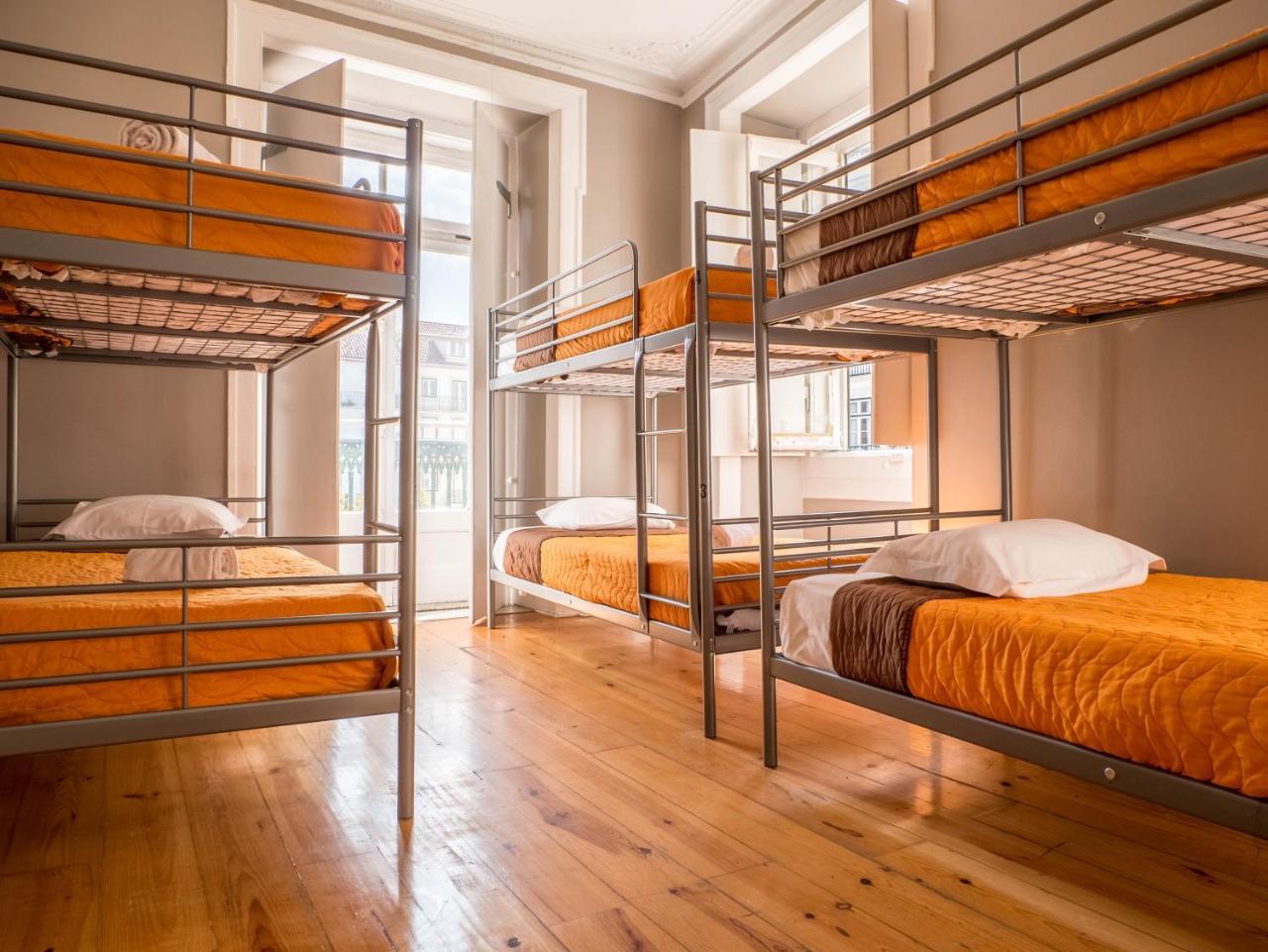 No Limit Bairro Alto Hostel Lisbon Bagian luar foto