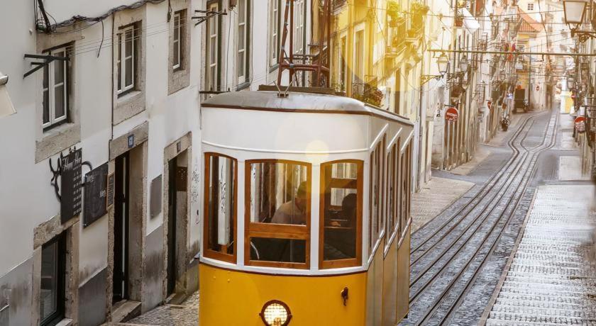No Limit Bairro Alto Hostel Lisbon Bagian luar foto